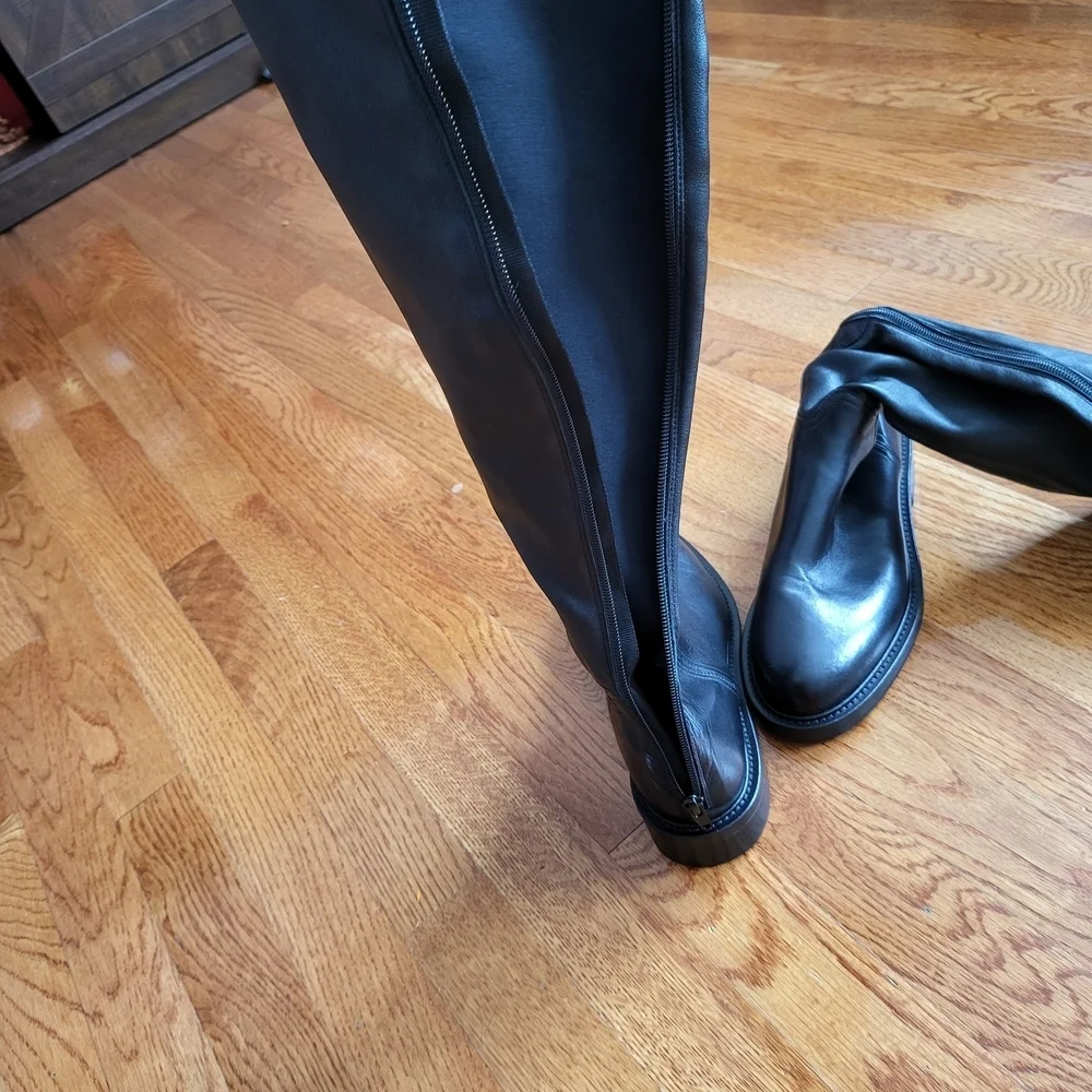 La CANADIENNE Sleek Black Leather Over the Knee Boots
